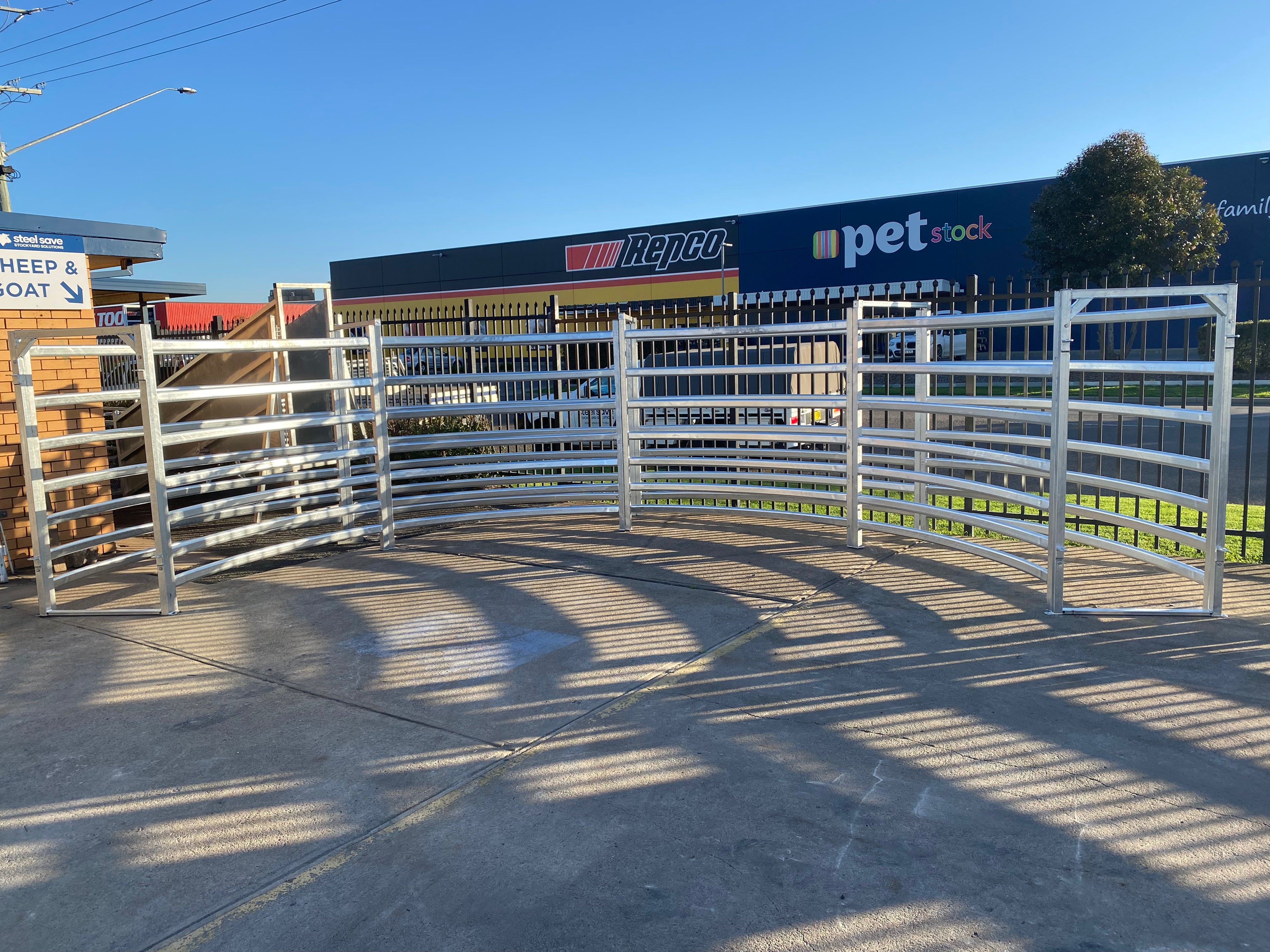Cattle 6m diameter curved race HOT DIPPED GAL