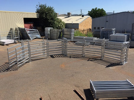 1.8m high x 2.1m long 7 rail 80x40 Panels