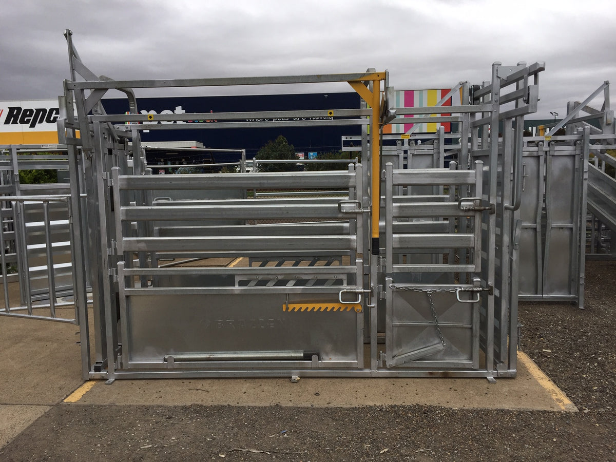 200 Head Cattle yard