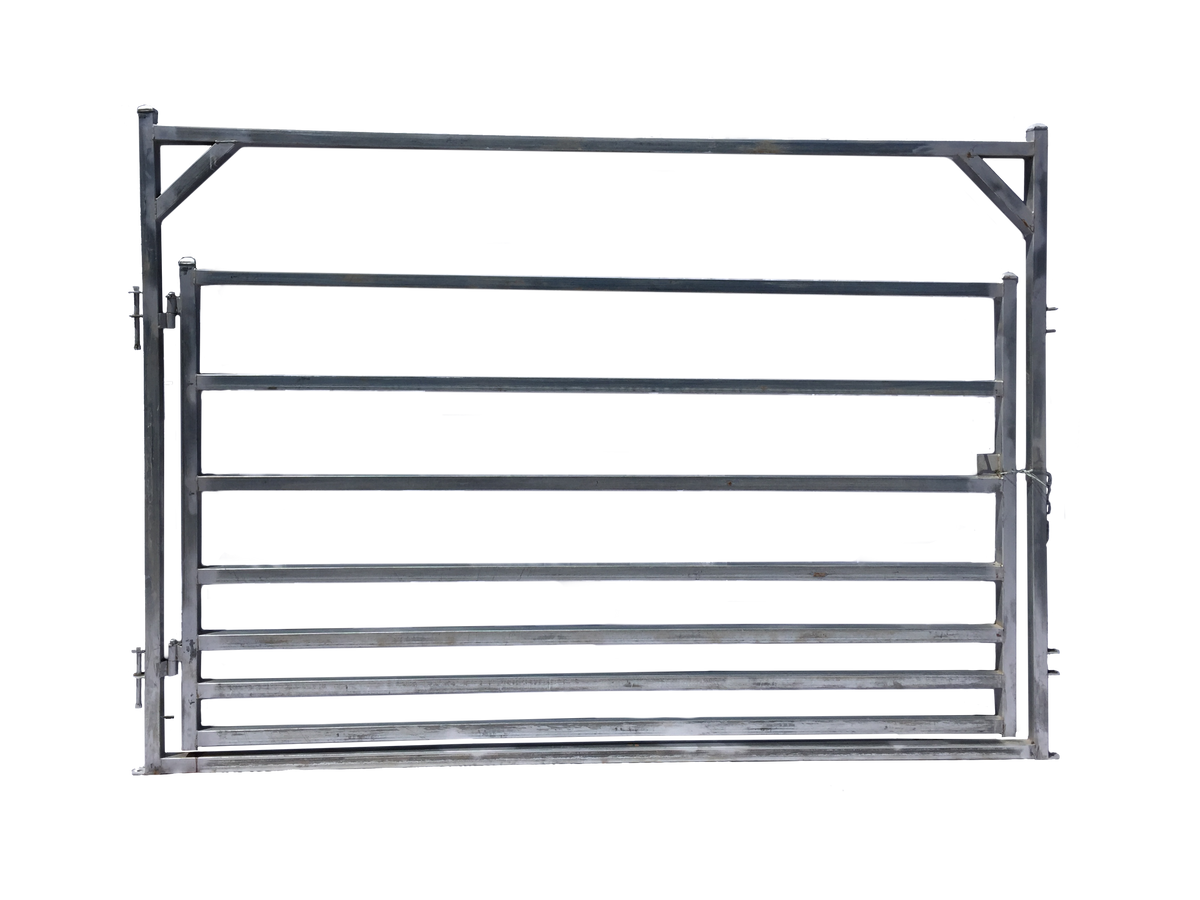Gate in frame 3.1m wide x 2.1m high